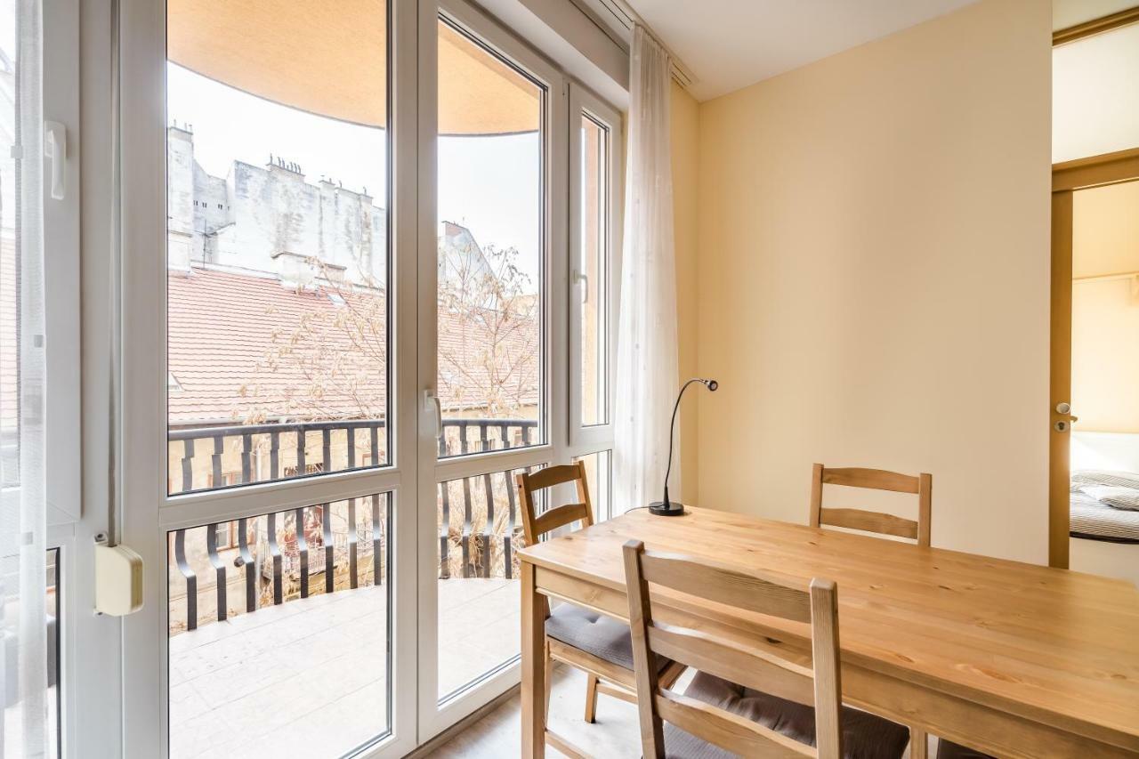 Bpr Vivid Downtown Vibe With Balcony Apartamento Budapeste Exterior foto