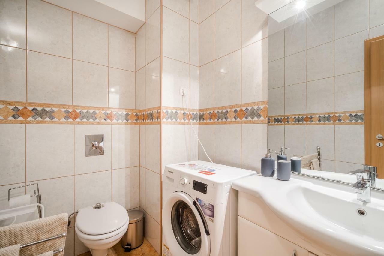 Bpr Vivid Downtown Vibe With Balcony Apartamento Budapeste Exterior foto