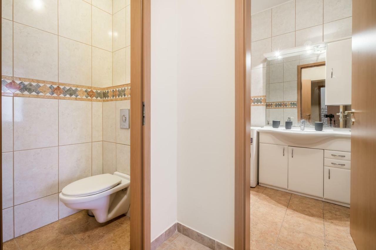Bpr Vivid Downtown Vibe With Balcony Apartamento Budapeste Exterior foto